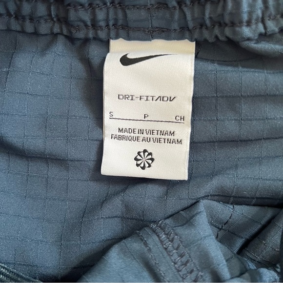 Men’s Nike Dri-FIT APS Woven Pants - Picture 7 of 11